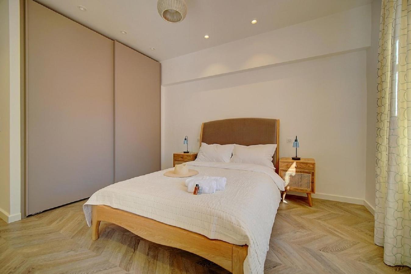 Magnifique 3 Pieces Renove Cannes Centre 'Banane' Avec Veranda ! A2B88 Exterior photo
