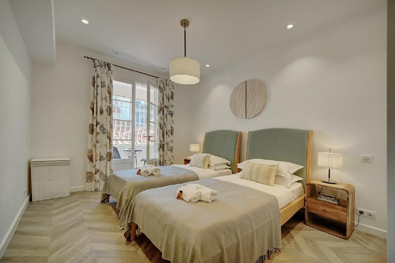 Magnifique 3 Pieces Renove Cannes Centre 'Banane' Avec Veranda ! A2B88 Exterior photo