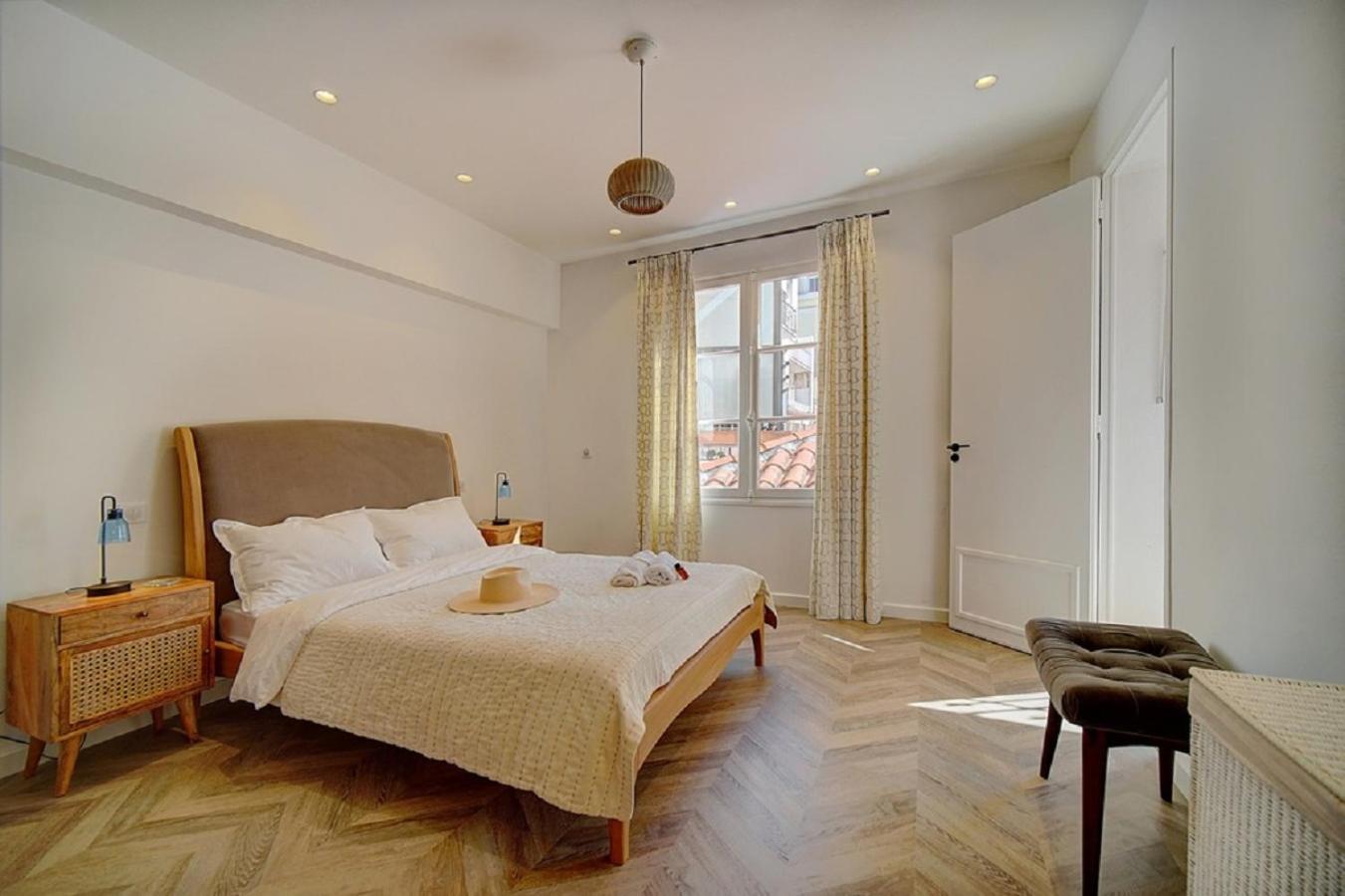 Magnifique 3 Pieces Renove Cannes Centre 'Banane' Avec Veranda ! A2B88 Exterior photo