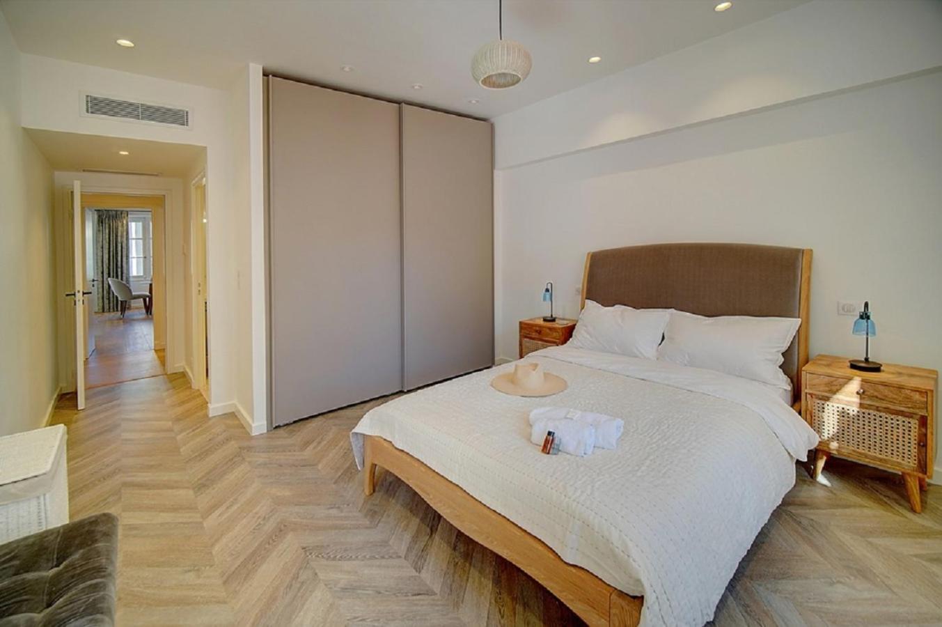 Magnifique 3 Pieces Renove Cannes Centre 'Banane' Avec Veranda ! A2B88 Exterior photo